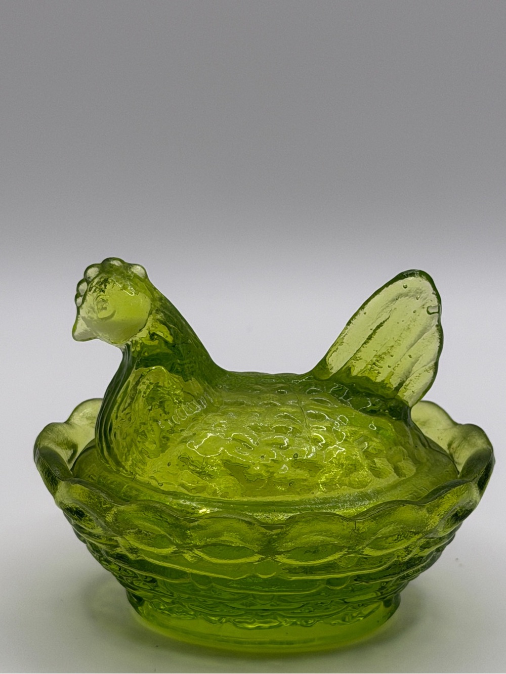 Vintage Miniature Green Glass Hen  Nest Salt Cellar Trinket Dish Scalloped 2.5"